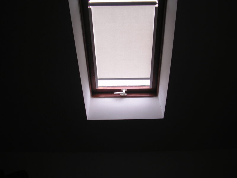 Roof roller blind
